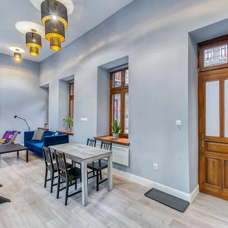 Azure Oasis In The Heart Of The Apartment *