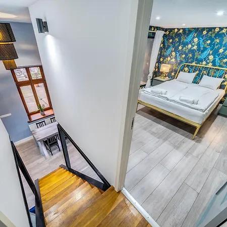 Апартаменты Azure Oasis In The Heart Of The