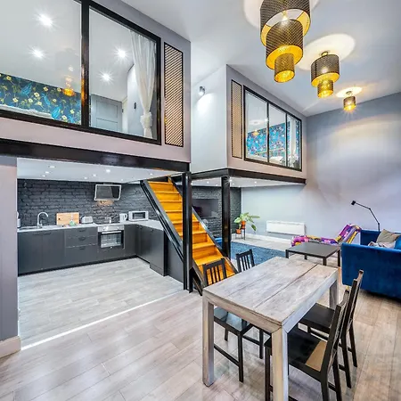 Azure Oasis In The Heart Of The * Budapest