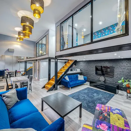 Azure Oasis In The Heart Of The * Budapest